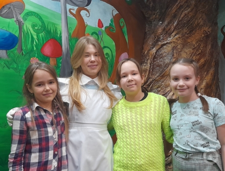 Отзыв на Алиса в стране чудес от Денис Стар